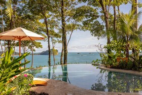 Arenas del Mar Beachfront & Rainforest Resort