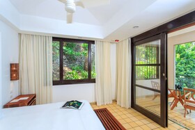 Arenas del Mar Beachfront & Rainforest Resort