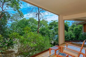 Arenas del Mar Beachfront & Rainforest Resort