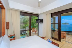 Arenas del Mar Beachfront & Rainforest Resort