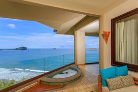 Arenas del Mar Beachfront & Rainforest Resort