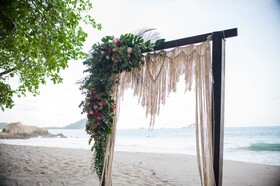 Arenas del Mar Beachfront & Rainforest Resort