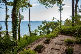 Arenas del Mar Beachfront & Rainforest Resort