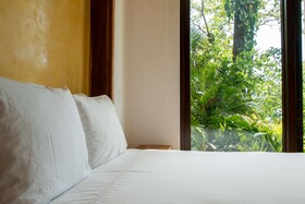 Arenas del Mar Beachfront & Rainforest Resort