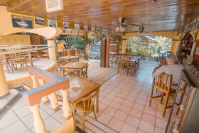 Hotel Las Tres Banderas