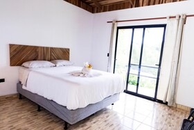 Essence Arenal Hostel