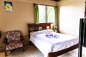 Essence Arenal Hostel