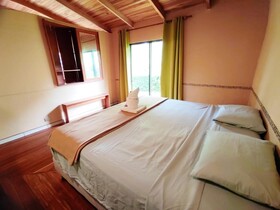 Essence Arenal Hostel