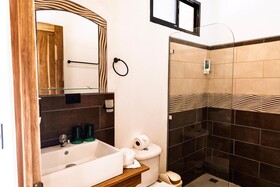 Essence Arenal Hostel