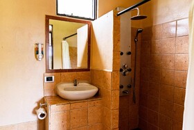 Essence Arenal Hostel