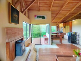 Essence Arenal Hostel