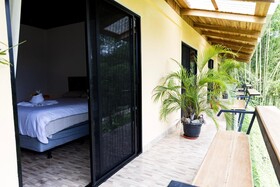 Essence Arenal Hostel