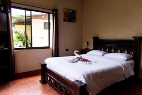 Essence Arenal Hostel