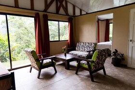 Essence Arenal Hostel