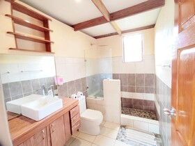 Essence Arenal Hostel