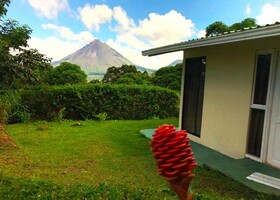 Essence Arenal Hostel