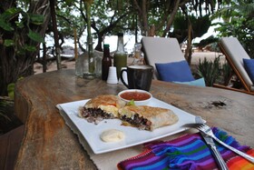 Sueno del Mar Beachfront Bed & Breakfast