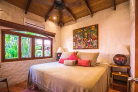 Sueno del Mar Beachfront Bed & Breakfast