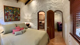 Sueno del Mar Beachfront Bed & Breakfast