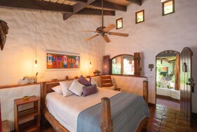 Sueno del Mar Beachfront Bed & Breakfast