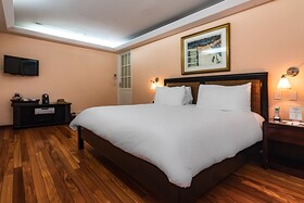 Gaia Hotel & Reserve