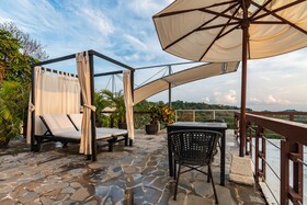 Gaia Hotel & Reserve