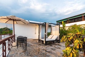 Gaia Hotel & Reserve