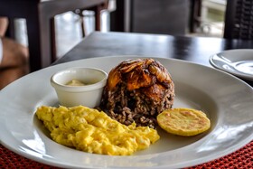 Gaia Hotel & Reserve