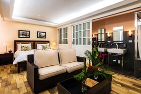 Gaia Hotel & Reserve