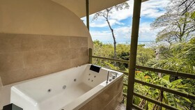 Issimo Suites Boutique Hotel & Spa