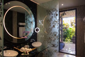 Makanda by The Sea Hotel