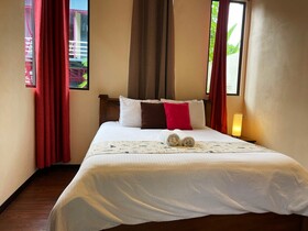 Millenium Hostels Manuel Antonio