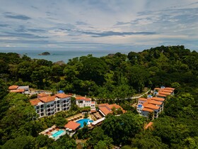 Shana by The Beach Manuel Antonio