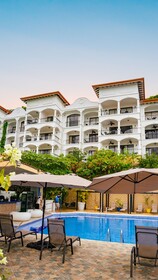 Shana by The Beach Manuel Antonio