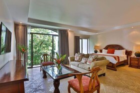 Shana by The Beach Manuel Antonio