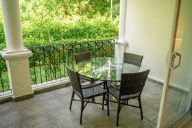 Shana by The Beach Manuel Antonio