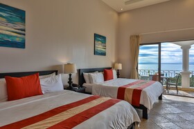 Shana by The Beach Manuel Antonio