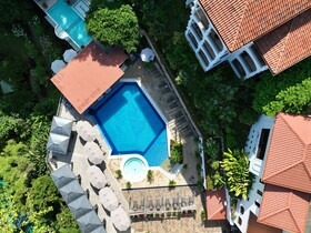 Shana by The Beach Manuel Antonio