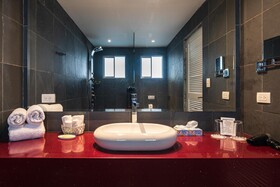 Shana by The Beach Manuel Antonio