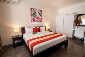 Shana by The Beach Manuel Antonio