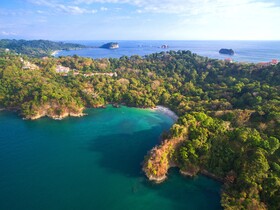 Shana by The Beach Manuel Antonio