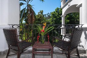 Shana by The Beach Manuel Antonio