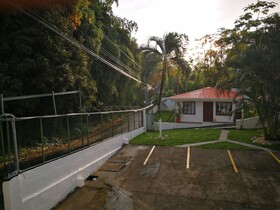 Casa Familiar Villa Aura