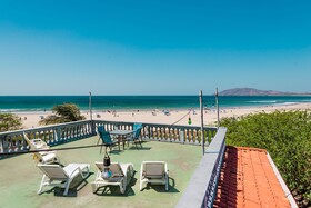 Witch's Rock Surf Camp