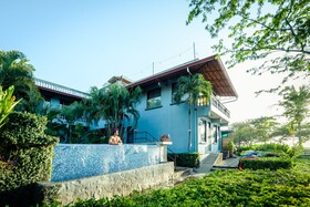 Witch's Rock Surf Camp