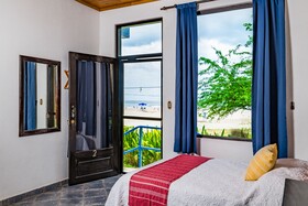 Witch's Rock Surf Camp