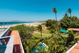 Witch's Rock Surf Camp