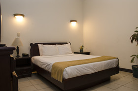 Hotel Plaza Real Suites & Apartments