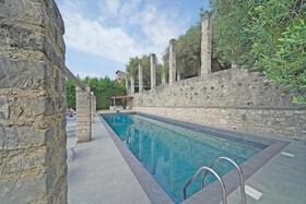 Colonial House Paneque y Norma