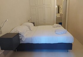 Colonial House Paneque y Norma